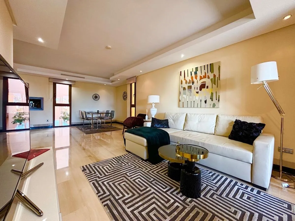 Apartament 5 Stars Beachfront Paradise - Seaview, Always Heated Pool, Gym, Sauna! Estepona