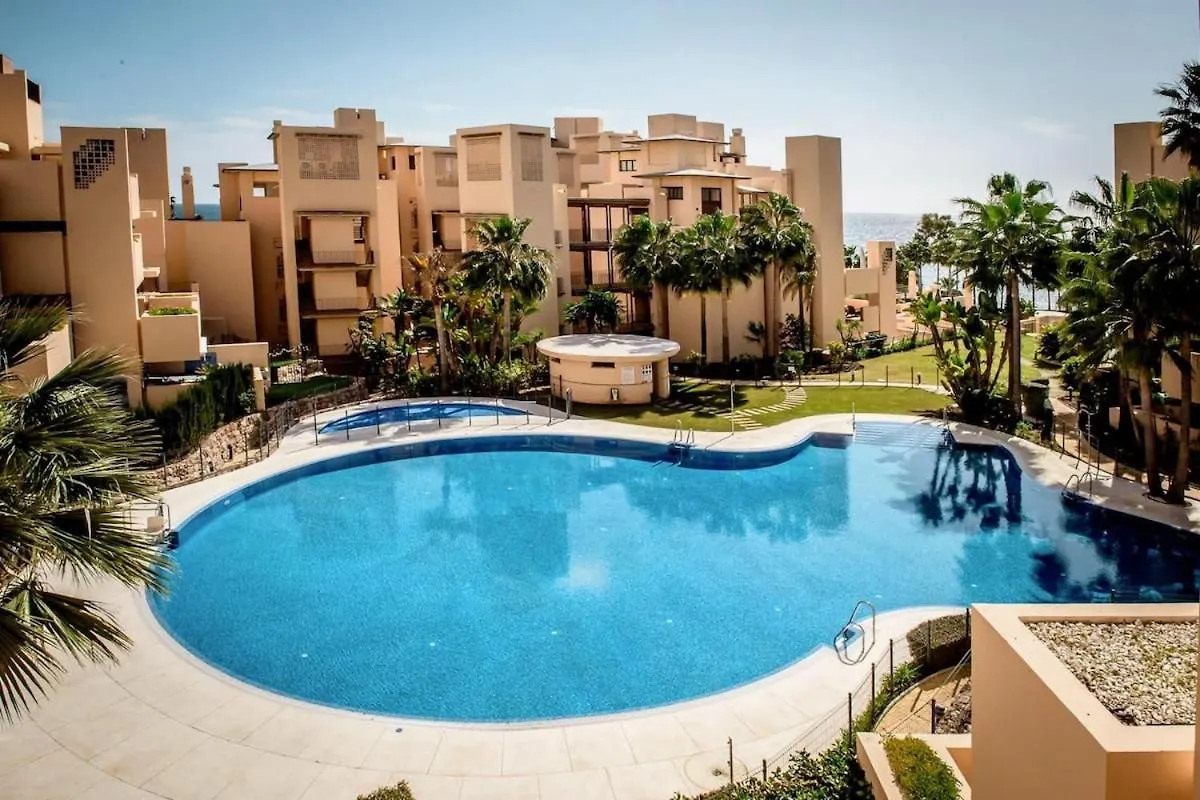 5 Stars Beachfront Paradise - Seaview, Always Heated Pool, Gym, Sauna! Estepona 0*,