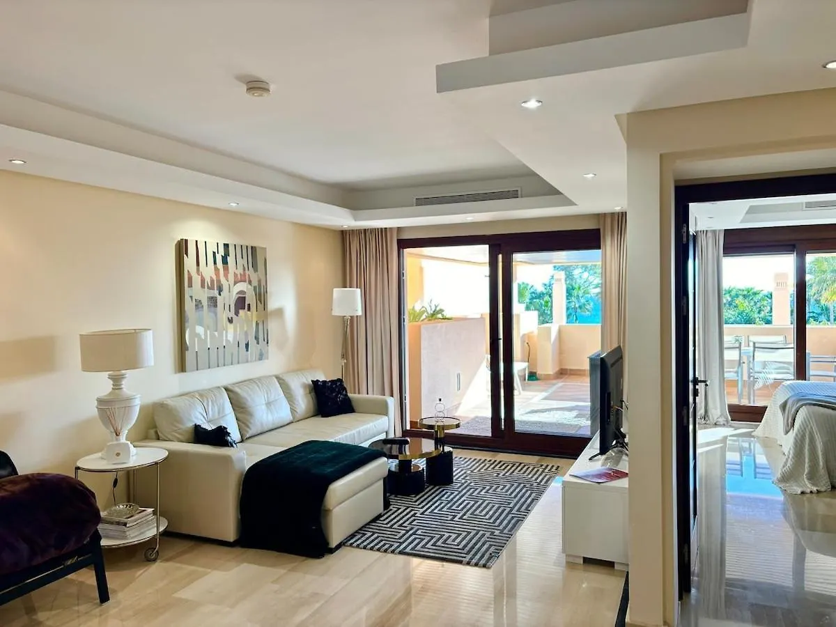 Apartament 5 Stars Beachfront Paradise - Seaview, Always Heated Pool, Gym, Sauna! Estepona Hiszpania